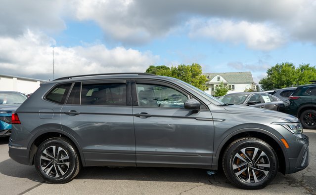 Used 2024 Volkswagen Tiguan S AWD/4WD image 5