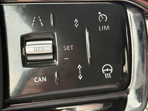 Used 2025 Land Rover Range Rover Velar Dynamic SE AWD/4WD image 23