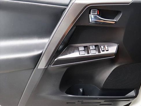 Used 2018 Toyota RAV4 SE w/ Power Extra Value Package AWD/4WD image 12