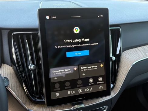 New 2026 Volvo XC60 B5 Plus w/ Protection Package Premier image 13