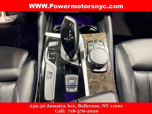 Used 2020 BMW 530e w/ M Sport Package image 39
