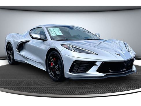 New 2026 Chevrolet Corvette Stingray Coupe w/ Z51 Performance Package RWD image 2