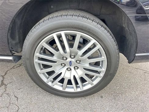 Certified 2023 Ford Expedition Platinum image 11