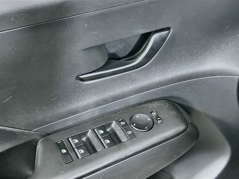 Used 2025 Hyundai Kona SEL FWD image 15