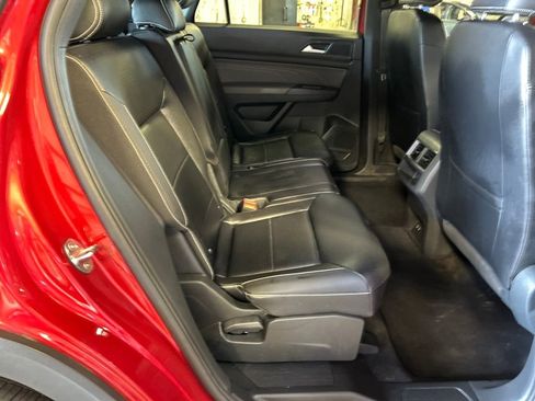 Used 2022 Volkswagen Atlas Cross Sport SE w/ Panoramic Sunroof Package image 32