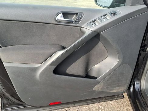 Used 2012 Volkswagen Tiguan S FWD image 9
