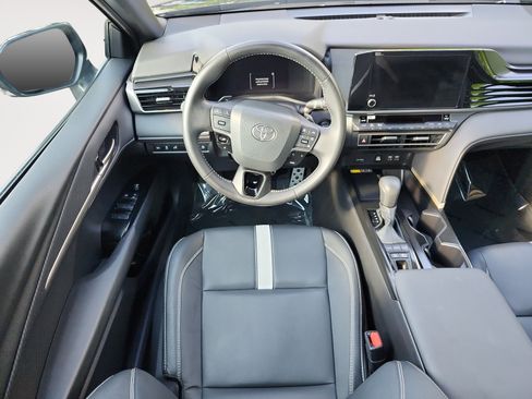 Used 2026 Toyota Camry SE FWD image 10