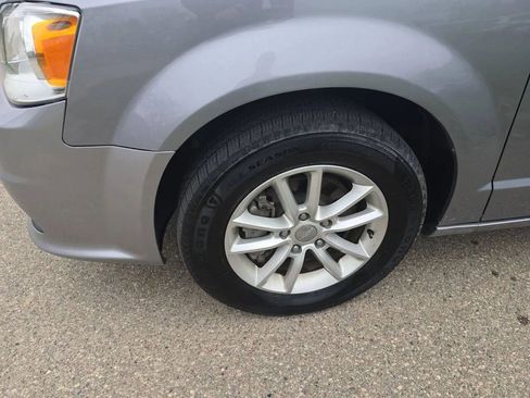 Used 2018 Dodge Grand Caravan SXT FWD image 12