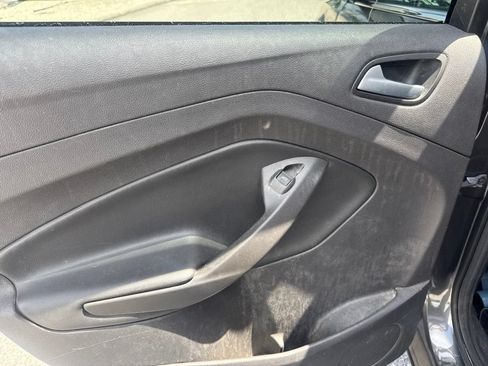 Used 2017 Ford Escape SE FWD image 10