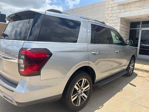 Used 2024 Ford Expedition Limited RWD image 5