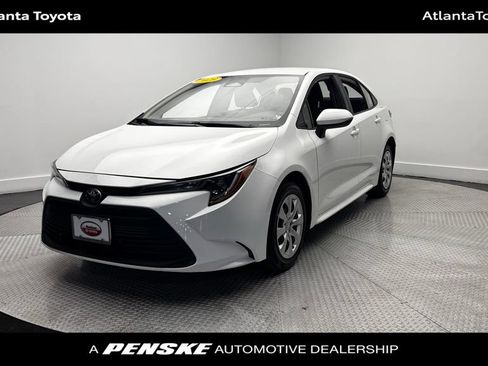 Used 2026 Toyota Corolla LE FWD image 1