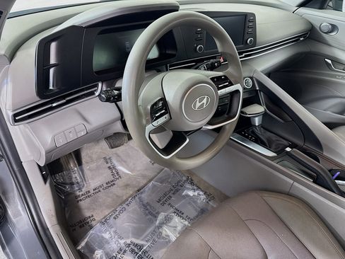 Used 2024 Hyundai Elantra SE image 22