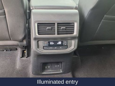 Used 2024 Volkswagen Atlas SE image 24