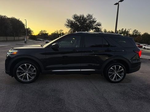 Used 2025 Ford Explorer Platinum w/ Ultimate Package image 4