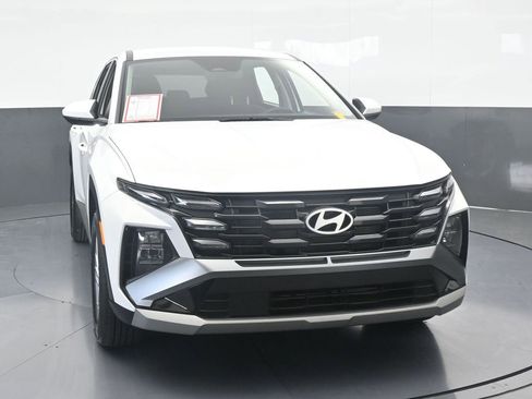 Used 2025 Hyundai Tucson SE image 9