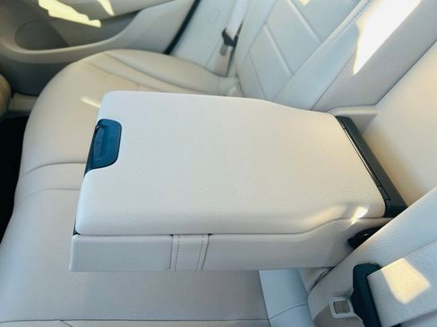 Used 2021 Mercedes-Benz GLC 300 GLC 300 image 42