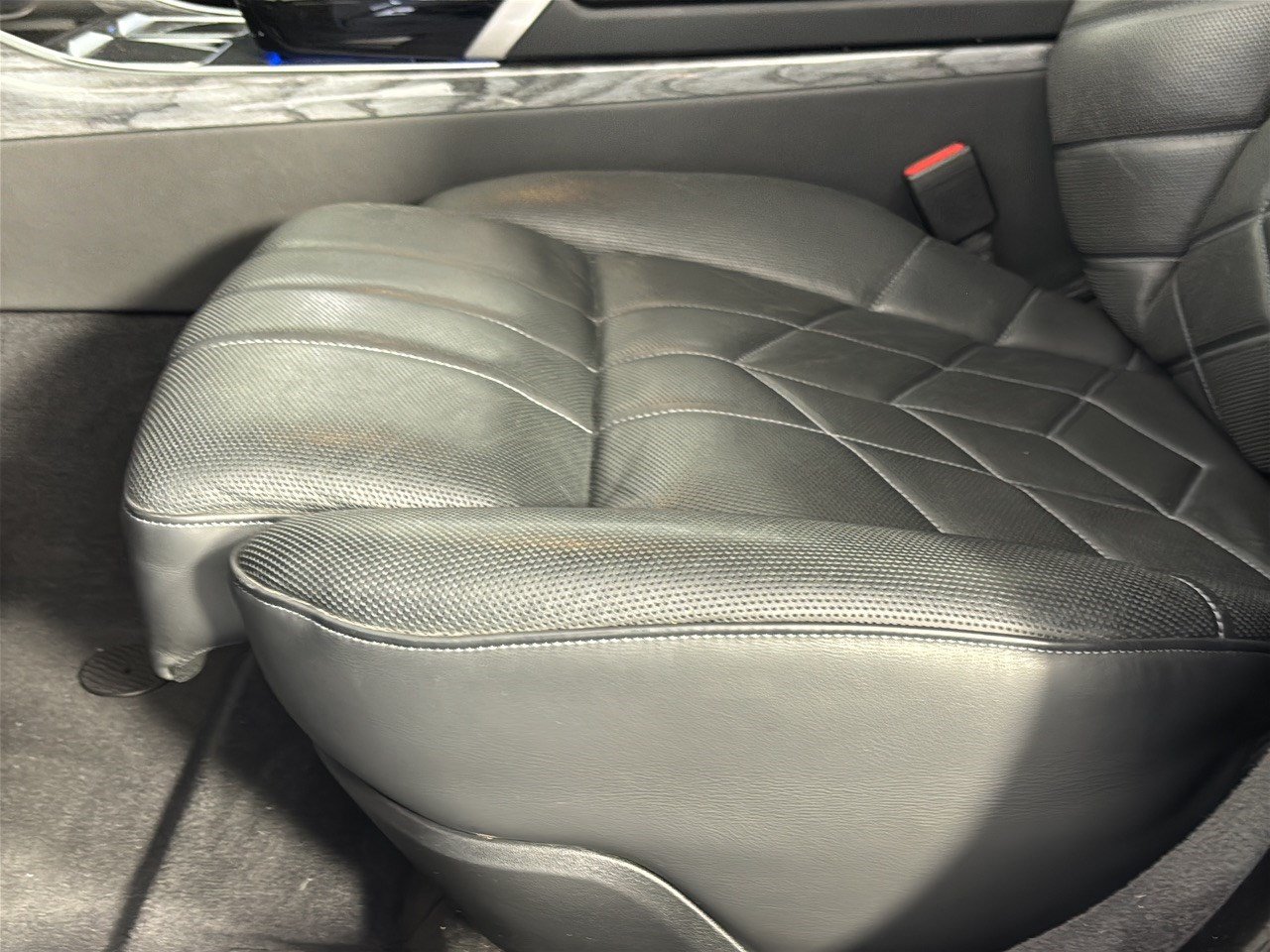 Used 2023 BMW i7 xDrive60 AWD/4WD image 16