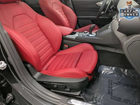 Used 2026 Alfa Romeo Giulia AWD image 28