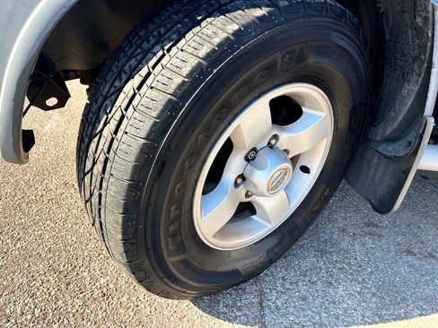 Used 2004 Nissan Xterra XE image 16