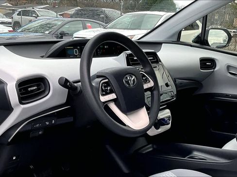 Used 2018 Toyota Prius Two image 16