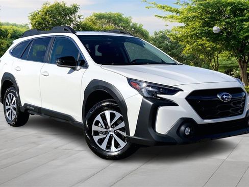 Certified 2025 Subaru Outback Premium image 3