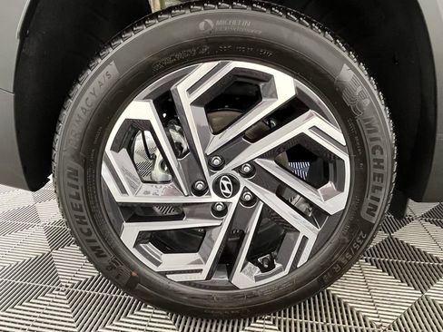 Used 2026 Hyundai Tucson Limited AWD/4WD image 16