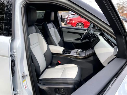 Used 2026 Land Rover Range Rover Evoque Dynamic SE image 8