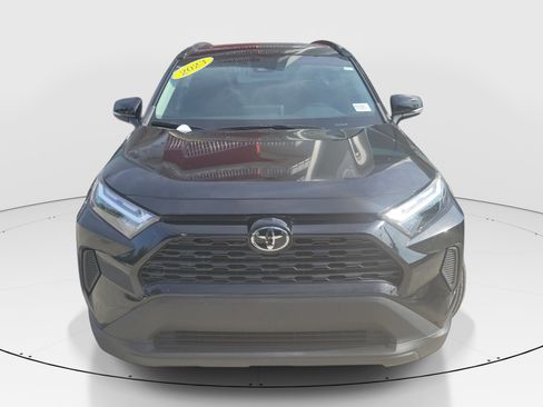 Used 2023 Toyota RAV4 XLE w/ Convenience Package FWD image 2