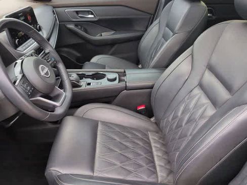 Used 2023 Nissan Rogue Platinum AWD/4WD image 16