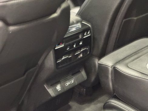 Used 2023 Acura MDX SH-AWD image 21