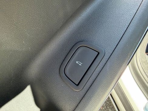 Certified 2024 GMC Acadia AT4 AWD/4WD image 19
