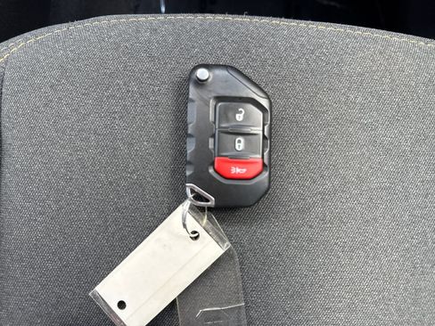 Used 2025 Jeep Gladiator Sport AWD/4WD image 22