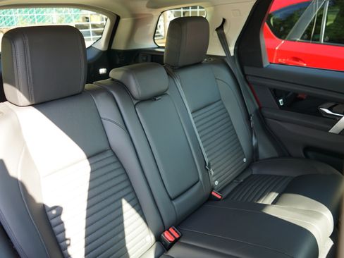 Used 2024 Land Rover Discovery Sport S image 41