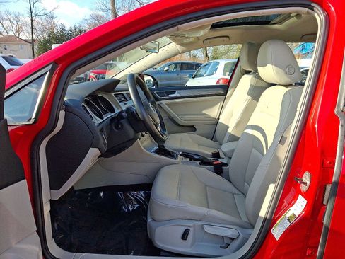 Used 2016 Volkswagen Golf SE w/ Lighting Package image 11