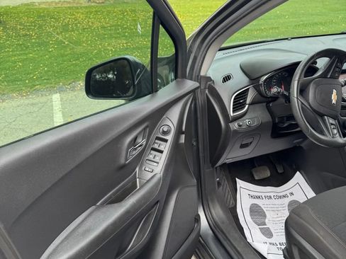 Used 2020 Chevrolet Trax LS w/ Tint and Cruise Package FWD image 10