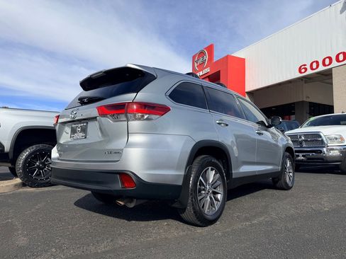 Used 2019 Toyota Highlander XLE image 38