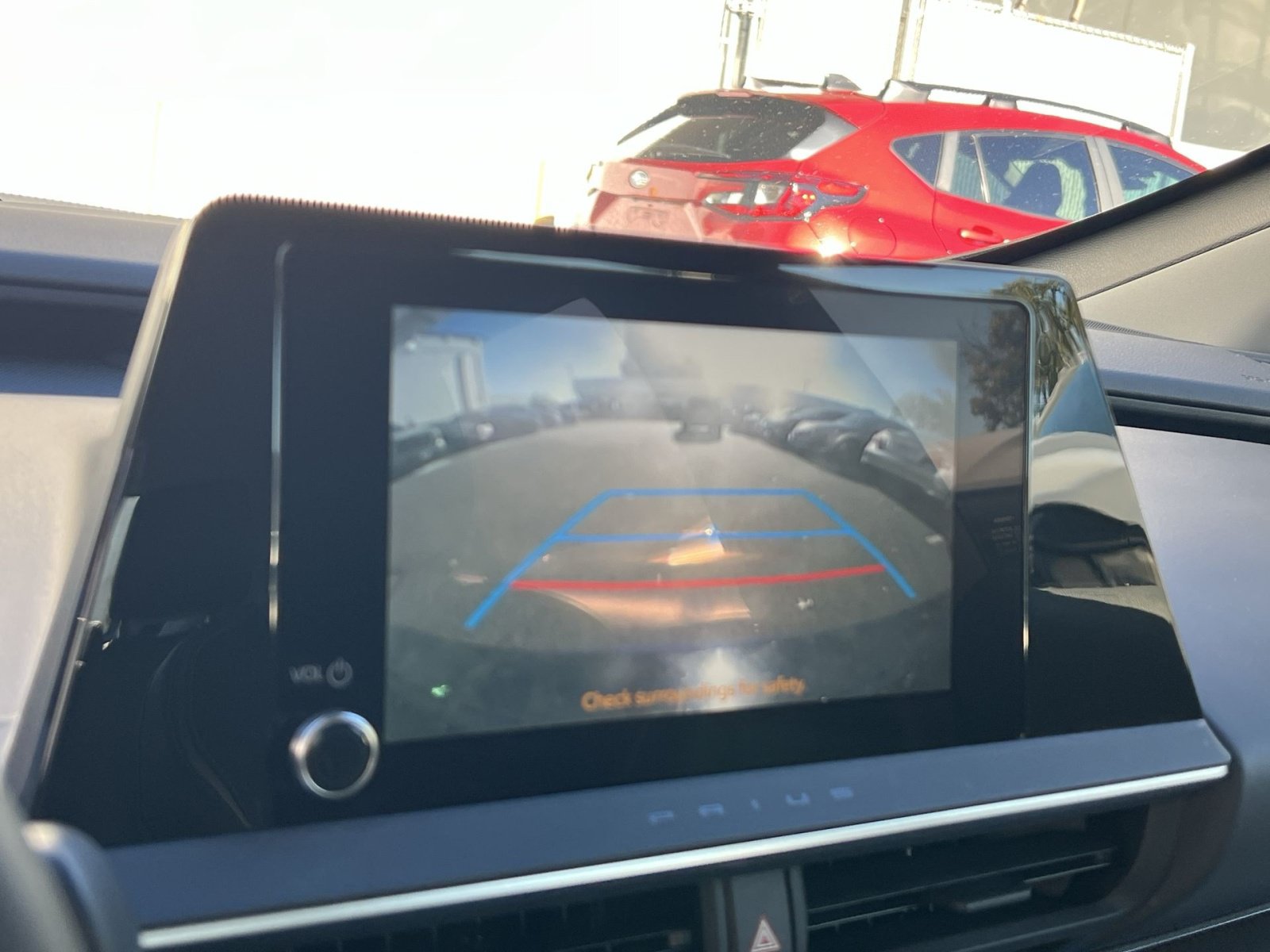 Used 2025 Toyota Prius XLE AWD/4WD image 19