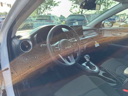 Used 2024 Kia Forte LX FWD image 30