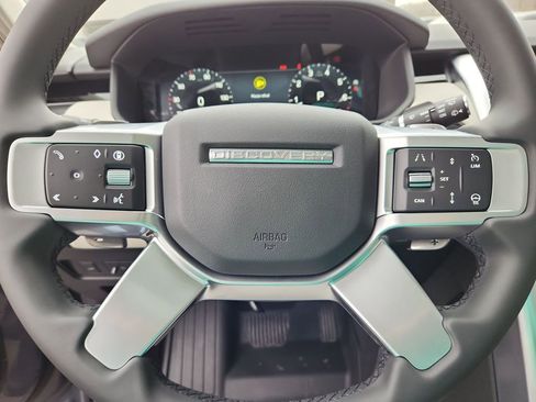New 2026 Land Rover Discovery S image 18