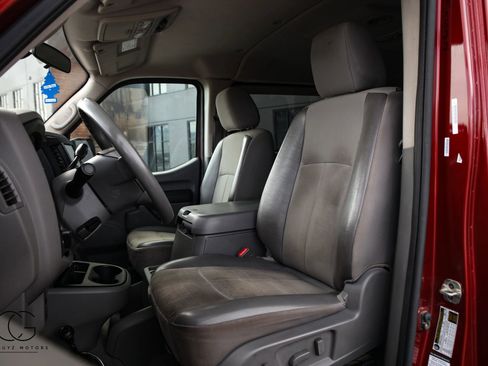 Used 2020 Nissan NV 3500 SV RWD image 23