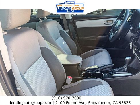 Used 2019 Toyota Corolla LE w/ Carpet Mat Package (TMS) FWD image 15