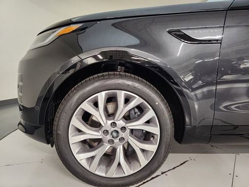 New 2026 Land Rover Discovery Limited Edition image 11