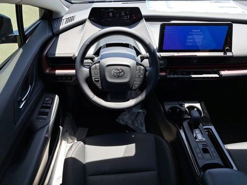 New 2025 Toyota Prius Plug-In Hybrid image 11