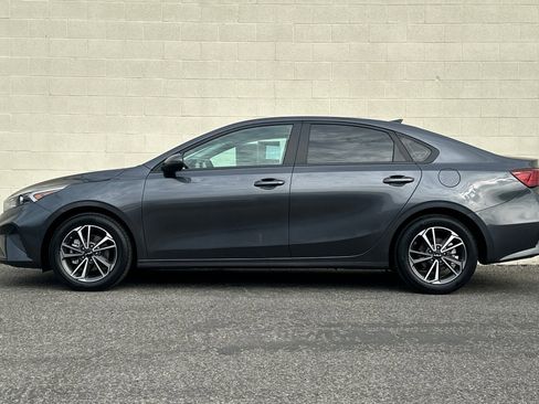 Used 2023 Kia Forte LXS w/ LXS Technology Package image 7