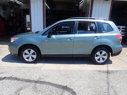 Used 2016 Subaru Forester 2.5i w/ Alloy Wheel Package AWD/4WD image 17