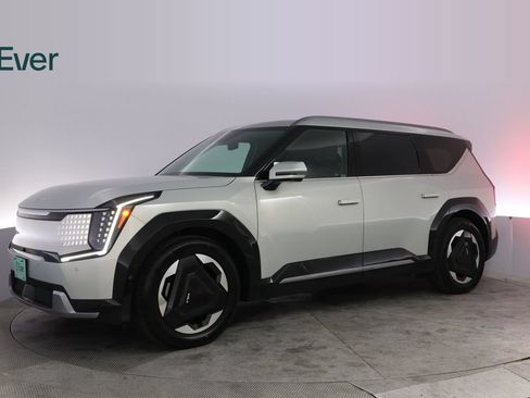 Used 2024 Kia EV9 Land AWD/4WD image 18