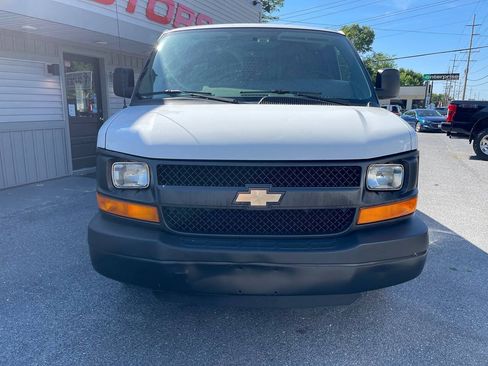 Used 2014 Chevrolet Express 1500 RWD image 2