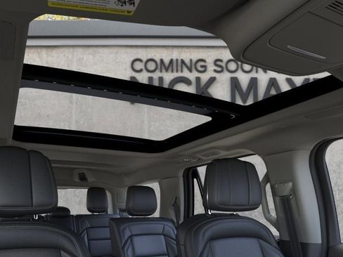 New 2026 Lincoln Navigator Reserve AWD/4WD image 22