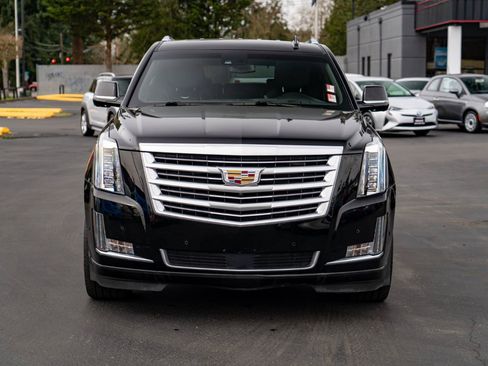 Used 2017 Cadillac Escalade Platinum AWD/4WD image 4