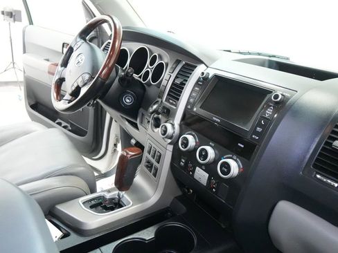 Used 2013 Toyota Sequoia Platinum image 34